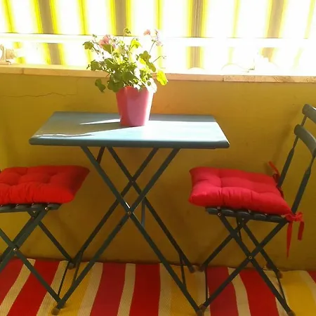 Le Petit Bijou Apartment *